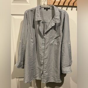 Velvet Heart shirt women’s 3x blue and white striped button down